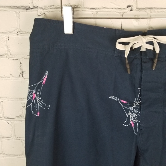 H&M | floral mesh lined swim trunk shorts - Picture 2 of 6